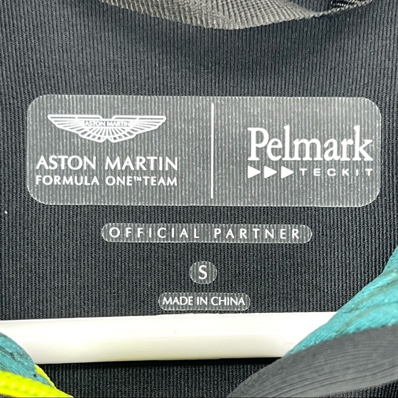 Ashton Martin Men's Lifestyle Tech Hoody with Crypto.com Logo - Picture 5 of 8